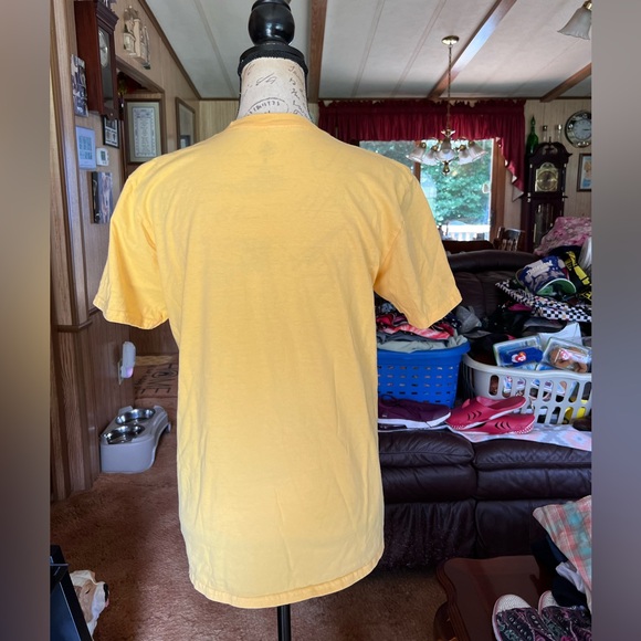 Women’s yellow Walt Disney World short sleeve tee shirt. - Picture 4 of 16